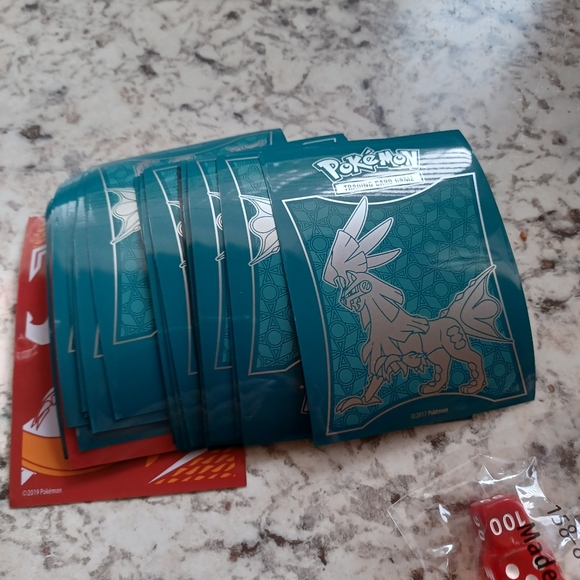 Pokemon TCG dice sets Collectible Shord & shield Fusion strike sealed packs - Picture 5 of 6